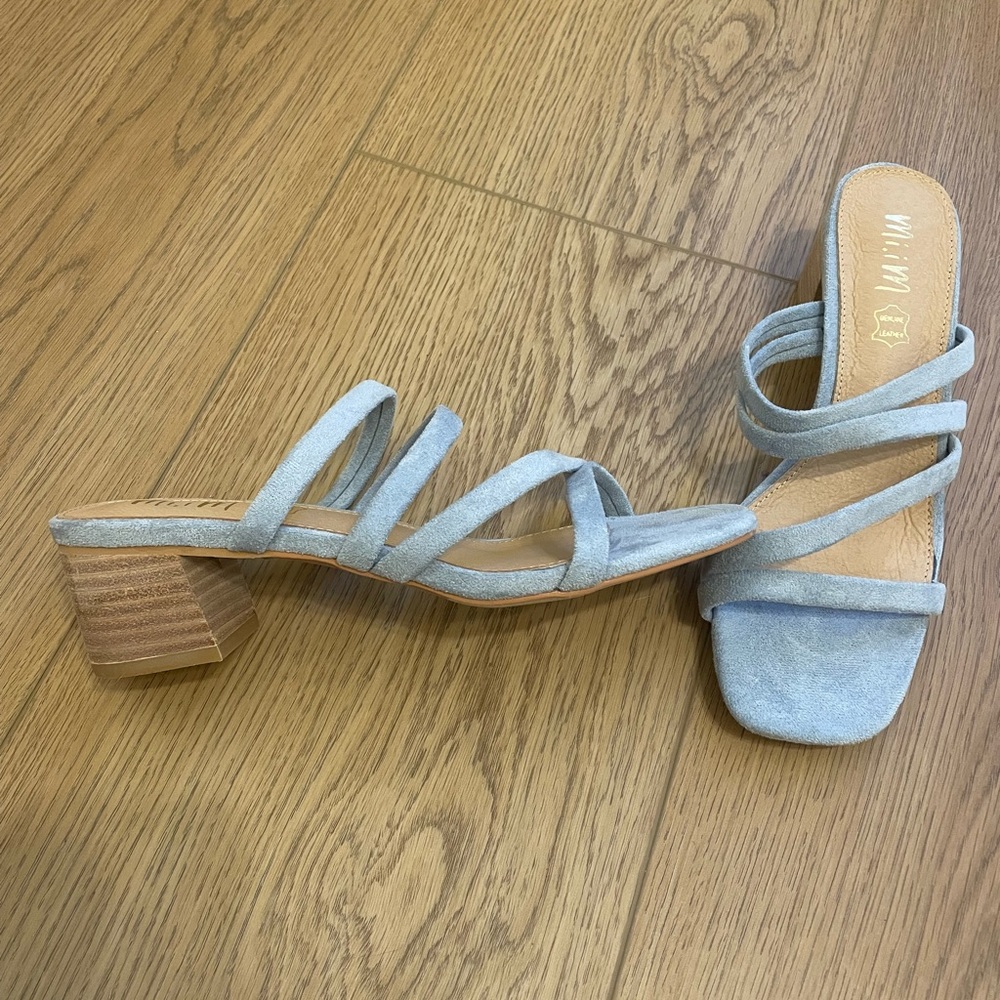 Heeled sandal. Never worn!